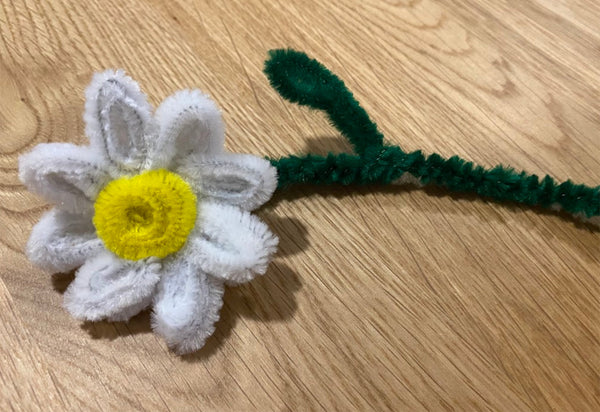 Fuzzy Flowers (Daisy): Ages 6-8